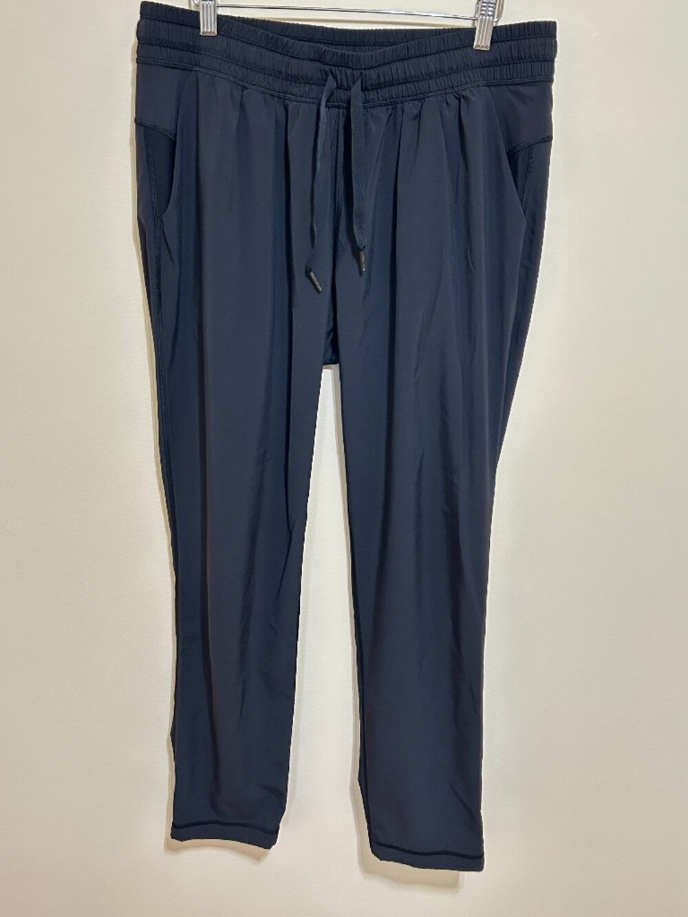 Lululemon Mid-Rise Full Length Lightweight Jogger Black Women's Size 10